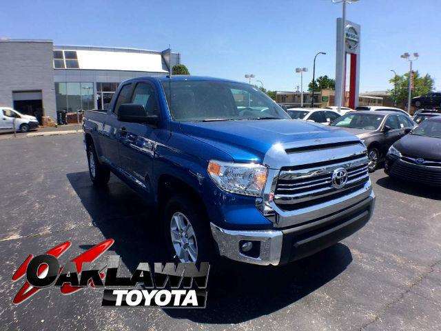 2017 Toyota Tundra SR5 5.7L V8 w/FFV